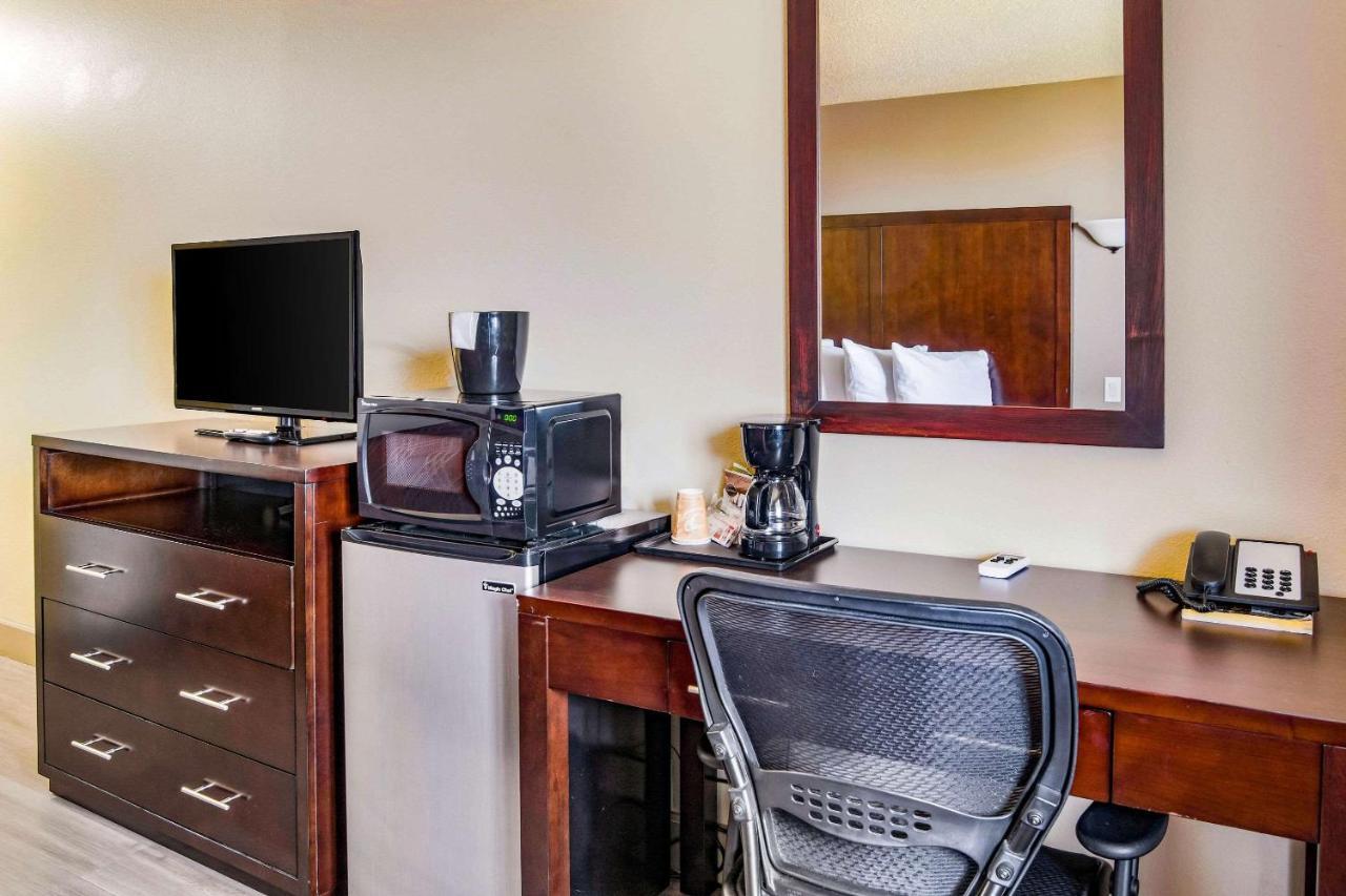 Econo Lodge Torre di Newport Esterno foto