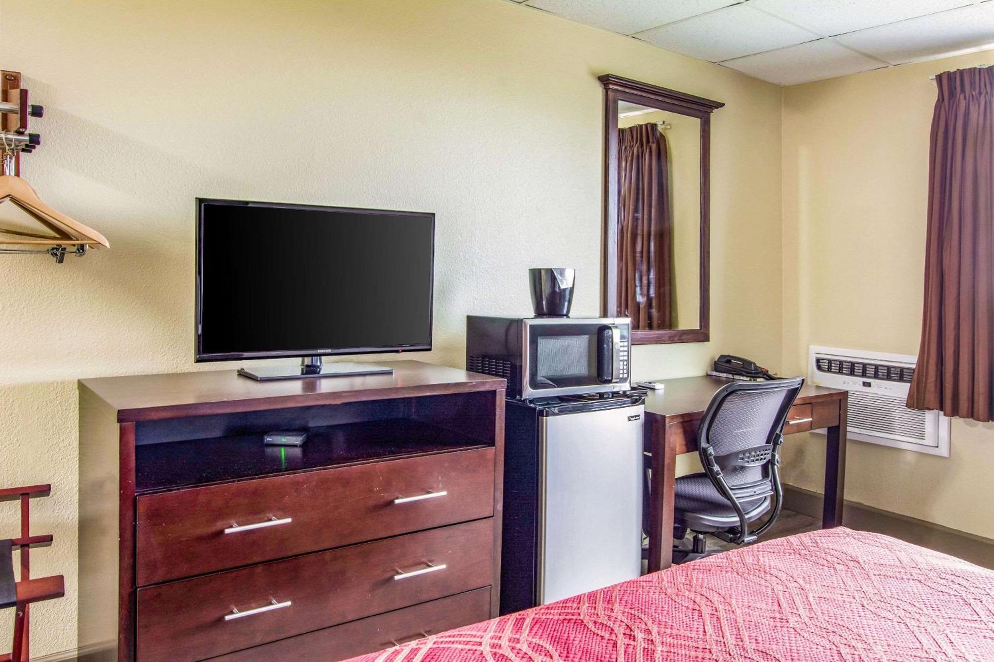 Econo Lodge Torre di Newport Esterno foto